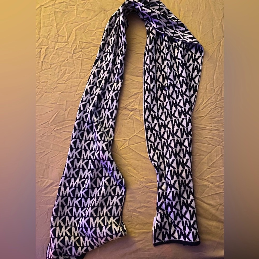 Michael Kors Black & White Signature Mk Logo 100% Acrylic Wool Scarf